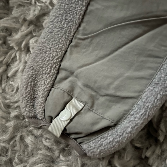The North Face grey jacket - Picture 7 of 7